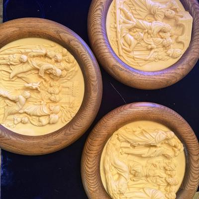 Sculpted Religious Plate Trio – Christ’s Entry, Temple Cleansing, and Lazarus