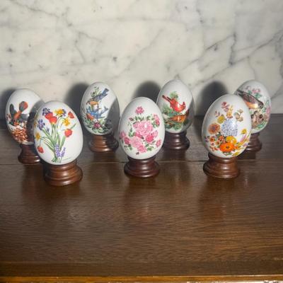 Beautiful Avon Decorative Collectible Eggs W/ Stands