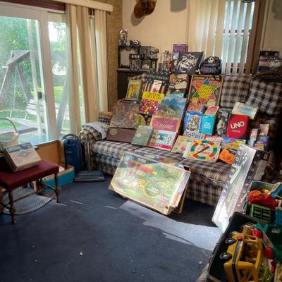 Estate sale photo