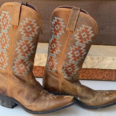 Laredo Ladies Size 8 Southwestern Stitched Leather Cowboy Boots
