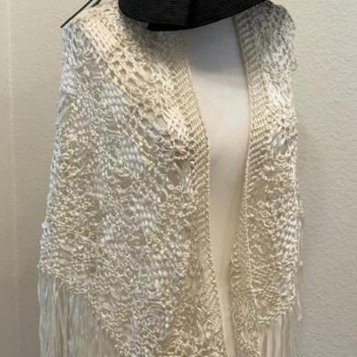 1920 Antique Ladies Hat And A Hand Knotted Silk Shawl