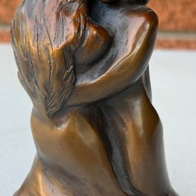 Small Bronze Sculpture Couple Hugging By Jeri King No. 95