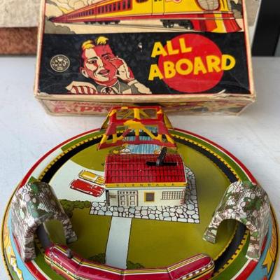 Vintage Honeymoon Express Mar Toys Tin Lipo Wind Up Train With Box