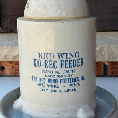 Red Wing Ko-rec Feeder Stoneware Pottery Poultry Feeder With Metal Handle
