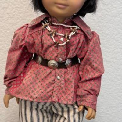 18.5" Gotz Puppe Native American Male Doll With Concho Belt And Fetish Shell Necklace