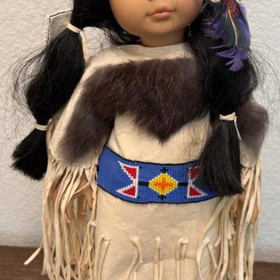 18.5" Gotz Puppe Native American Female Doll With Suede And Seed Bead Clothing
