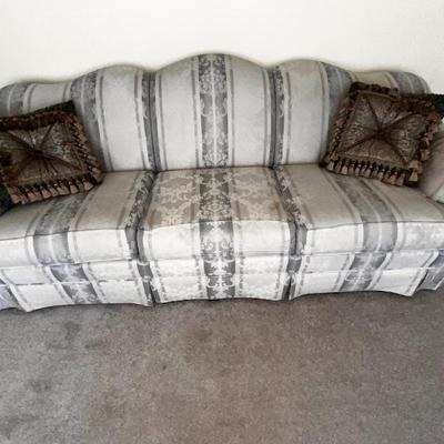 Sale Photo Thumbnail #7: Beautiful Sofa-Floral