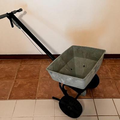 Sale Photo Thumbnail #35: Seed/Fertilizer Spreader