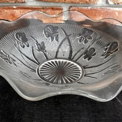 Sale Photo Thumbnail #13: Bowl-Iris & Herringbone 9 1/2" Ruffled Salad Bowl by Jeannette Glass Crystal Clear