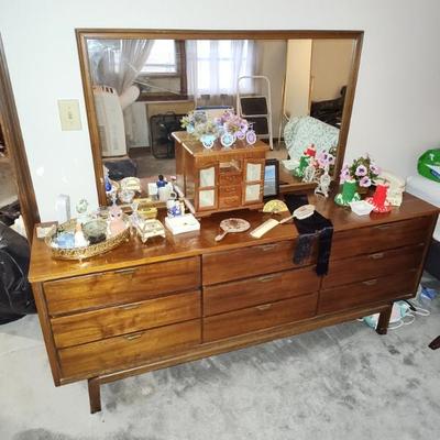 Sale Photo Thumbnail #46