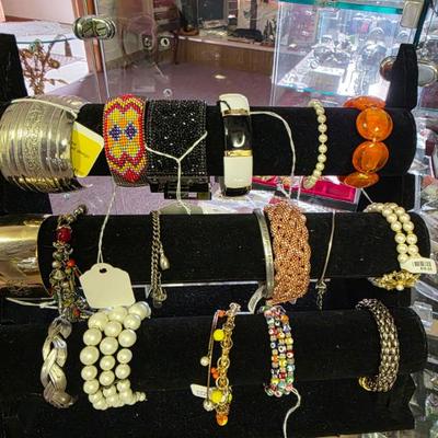 Sale Photo Thumbnail #16