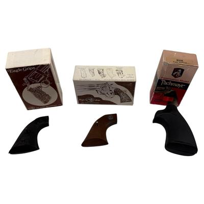 Lot of 3 Ruger Grips Eagle Grips Black Plastic Wood Walnut w/ Medallion Pachmayr Redhawk