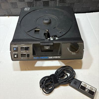 Kodak Slide Projector with Corded Remote (Works)