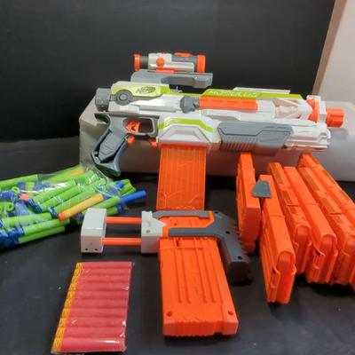 Nerf Modulus ECS-10 blaster. And Bonus Blaster  (8) Magazine Clips Many Foam Bullets