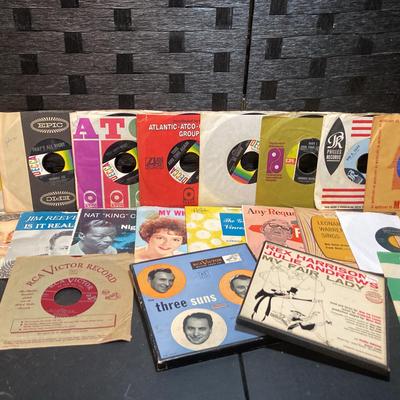 40’s-60’s : Perry Como, The Three Suns, Nat King Cole, Johnny Rivers 