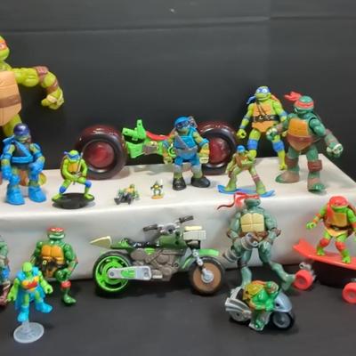 Ninja Turtle Action Figures All Sizes