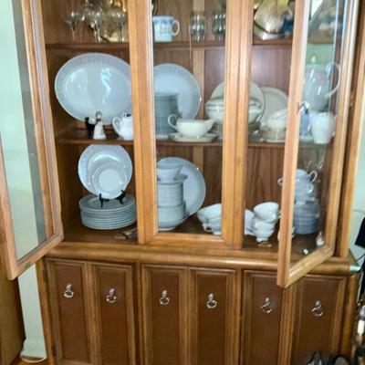 Bassett, China Cabinet