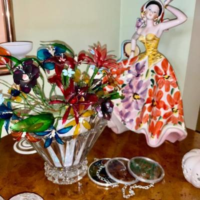 Vintage, Porcelain Figurine Italy . Vintage Floral bouquet 