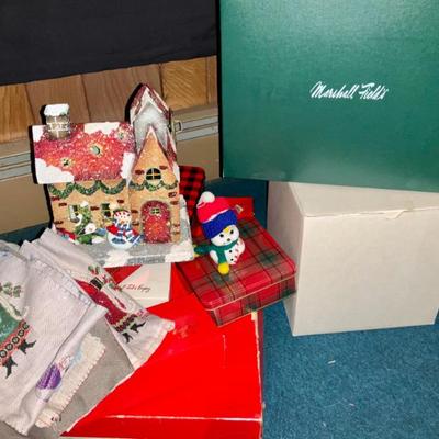 Marshall Fields, Boxes
