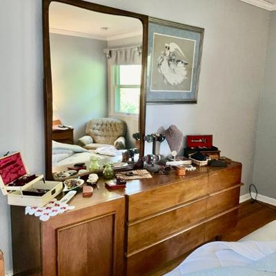 American Martinsville, Dresser w/ mirror, Danish Modern, Mid Century Modern