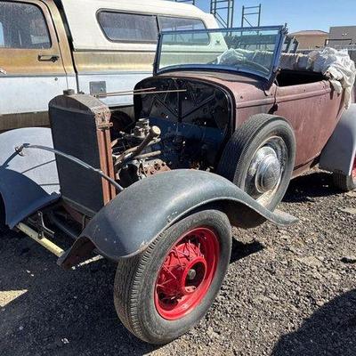 60 • 1932 ford roadster