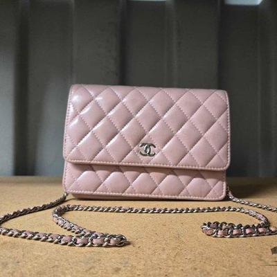 8426 • chanel quilted bag