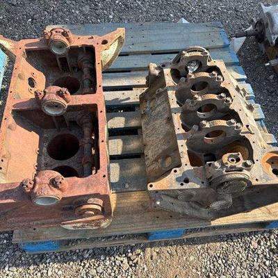 1016 • 2 engine blocks