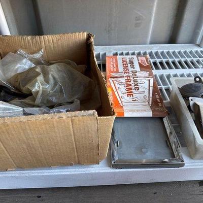 1184 • box of grommets and bushings
