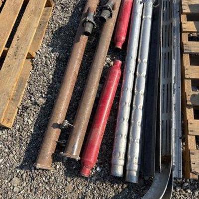 912 • 2 exhaust side pipes, 2 cherry bomb mufflers, 2 exhaust systems