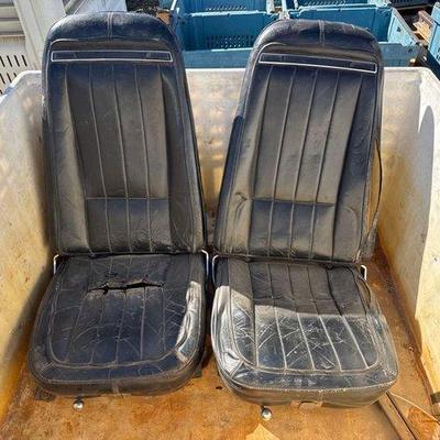 904 • 2 corvette bucket seats