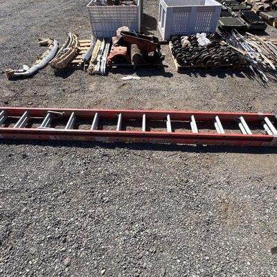 1070 • 24’ louisville extension ladder
