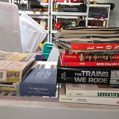 20062 • (14) train books &amp; building kits