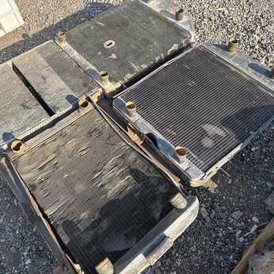 1028 • 4 radiators