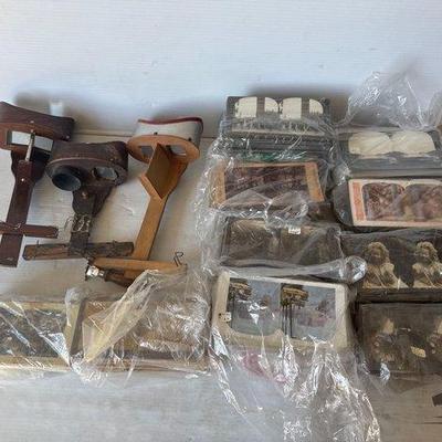 834 • 3 stereoscopic viewers with stereo slides