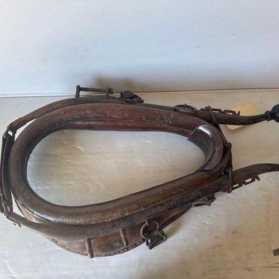 832 • antique horse collar harness
