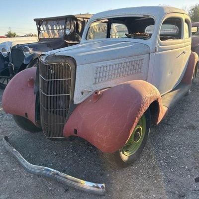 80 • 1935 ford tudor