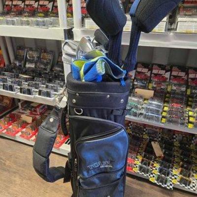 8124 • tour collection golf bag & clubs