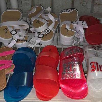 8148 • new!!! (9) pairs of womens sandals & slides