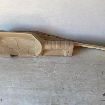 872 • upholstered dash