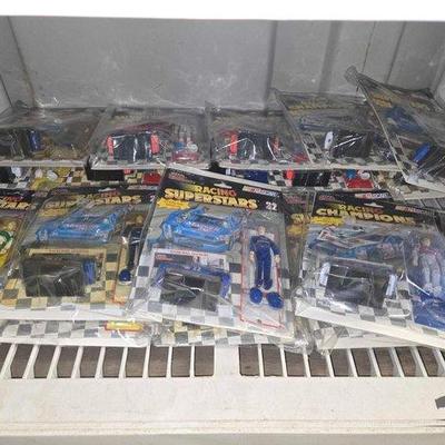 8508 • new!!! (19) racing champions and superstars