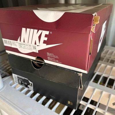 8894 • 2 pairs of air jordans