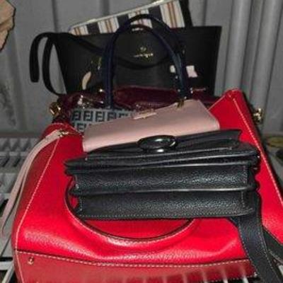 8146 • (7) hand bags & wallet