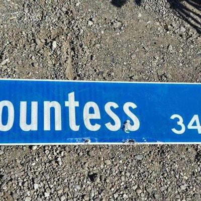 80016 • countess dr street sign