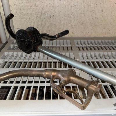 9612 • lubester with pump handle