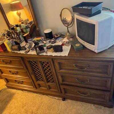 Sale Photo Thumbnail #341