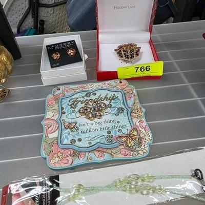 Sale Photo Thumbnail #312