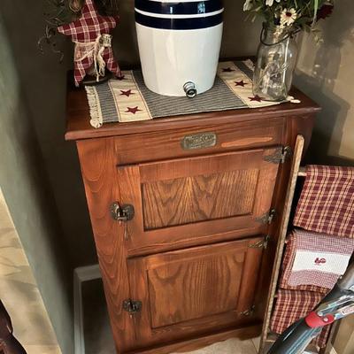 Sale Photo Thumbnail #131: Small antique ice chest