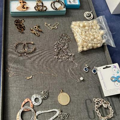 Sale Photo Thumbnail #25