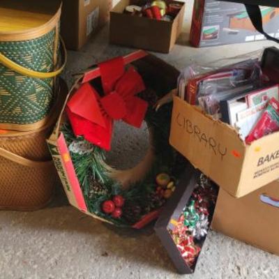 Sale Photo Thumbnail #177: Picnic Baskets
