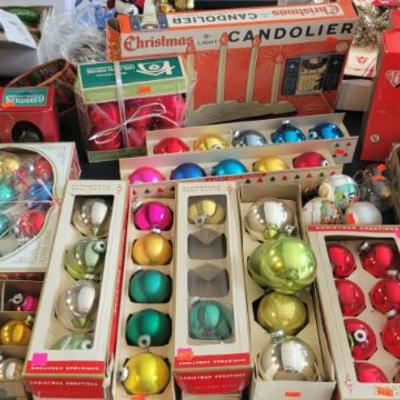 Sale Photo Thumbnail #172: Vintage Christmas 